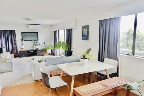 Photo of property in 32 Wisteria Grove, Maungaraki, Lower Hutt, 5010