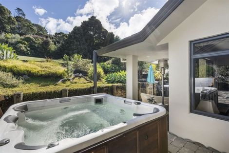 Photo of property in 12a Hobbs Road, Matakatia, Whangaparaoa, 0930