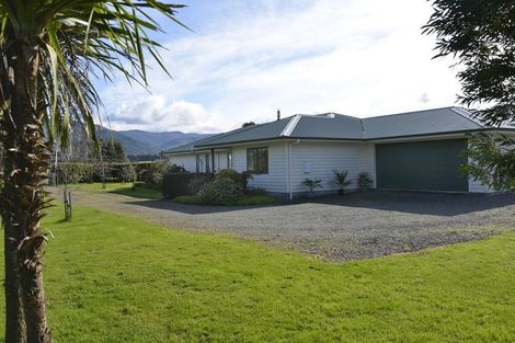 Photo of property in 3 Watersons Line, Dalefield, Carterton, 5791