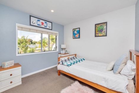 Photo of property in 7 Rossmore Terrace, Murrays Bay, Auckland, 0630