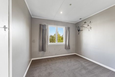 Photo of property in 15 York Crescent, Westown, New Plymouth, 4310