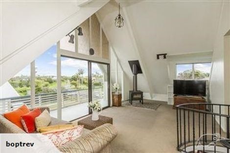 Photo of property in 50 Shakespear Road, Army Bay, Whangaparaoa, 0930