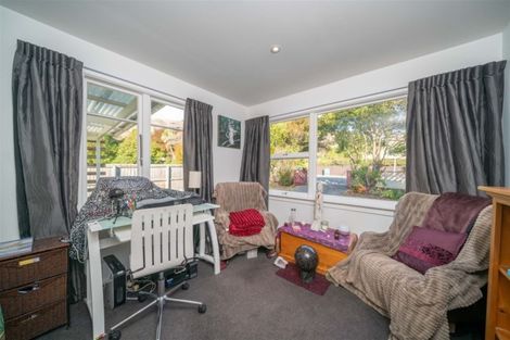 Photo of property in 32 Martindales Road, Heathcote Valley, Christchurch, 8022