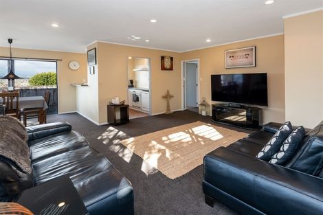 Photo of property in 1/48 Sandgate Avenue, Botany Downs, Auckland, 2010