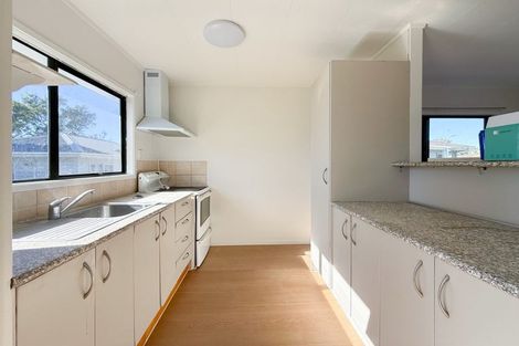 Photo of property in 21 Silverstone Place, Henderson, Auckland, 0612