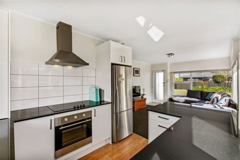 Photo of property in 1/38 Shakespeare Road, Milford, Auckland, 0620