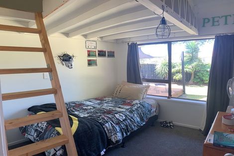 Photo of property in 2/42 Mirrabooka Avenue, Botany Downs, Auckland, 2010