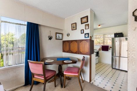 Photo of property in 2/4 Dalwhinnie Parade, Highland Park, Auckland, 2010