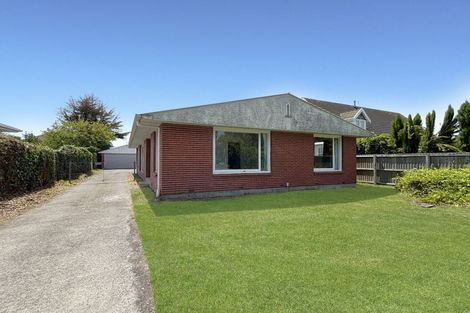 Photo of property in 416 Memorial Avenue, Burnside, Christchurch, 8053