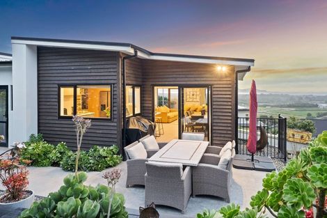 Photo of property in 11 Wilson Way, Waikanae, 5036