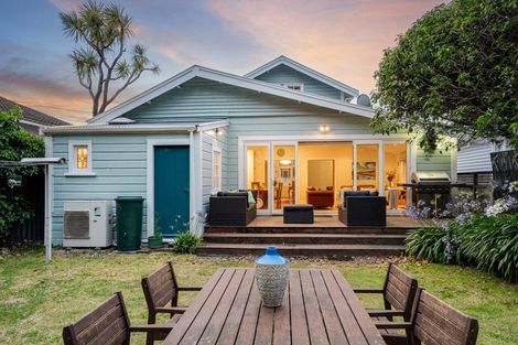 Photo of property in 61 Oroua Street, Eastbourne, Lower Hutt, 5013