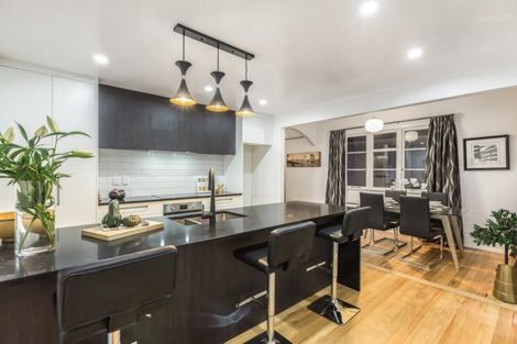 Photo of property in 51 Renfrew Avenue, Sandringham, Auckland, 1041