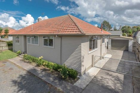 Photo of property in 9 Dowding Street, Melville, Hamilton, 3206