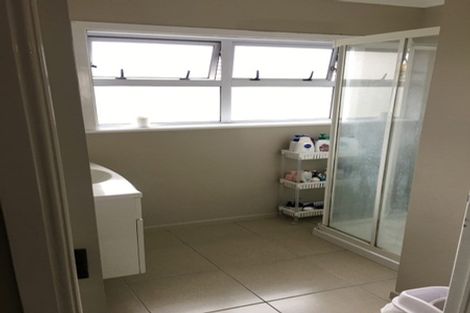 Photo of property in 44 Aurea Avenue, Pakuranga, Auckland, 2010
