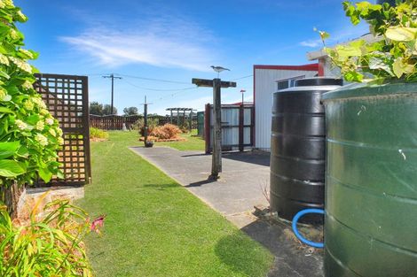 Photo of property in 7 Beach Street, Tangimoana, 4822