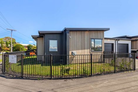 Photo of property in 2/5 Mears Road, Saint Andrews, Hamilton, 3200