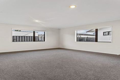 Photo of property in 96 Maplesden Drive, Clendon Park, Auckland, 2103