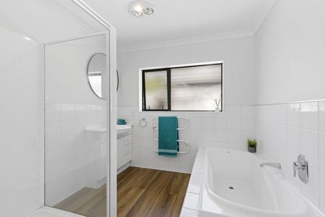 Photo of property in 6 Sylvan Way, Silverstream, Upper Hutt, 5019