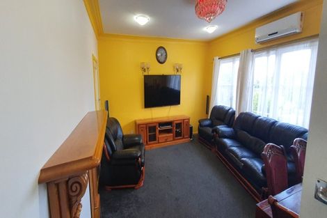 Photo of property in 385 West Coast Road, Glen Eden, Auckland, 0602