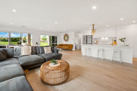 Photo of property in 69 Montgomery Crescent, Kinloch, Taupo, 3377