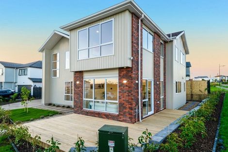 Photo of property in 52 Emerald Avenue, Rosehill, Papakura, 2113