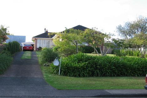 Photo of property in 27 Toru Street, Te Atatu Peninsula, Auckland, 0610