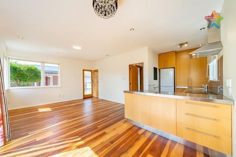 Photo of property in 4/204 Muritai Road, Eastbourne, Lower Hutt, 5013