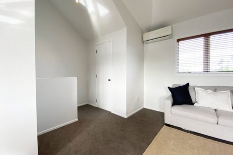 Photo of property in 2 Brassey Road, Birkenhead, Auckland, 0626