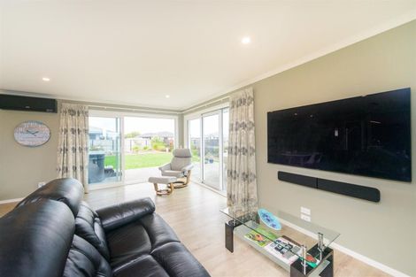 Photo of property in 19 George Street, Bulls, 4818