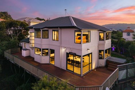 Photo of property in 8 Glengavel Grove, Papakowhai, Porirua, 5024