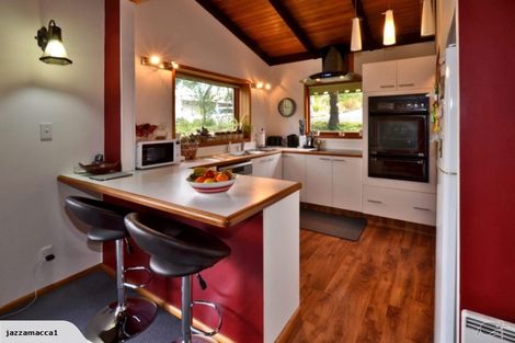 Photo of property in 18 Evans Pass Road, Sumner, Christchurch, 8081