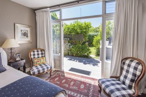 Photo of property in 43 King Edward Parade, Devonport, Auckland, 0624