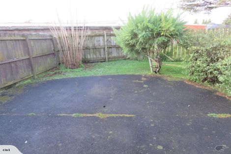 Photo of property in 2/39 Buckingham Crescent, Manukau, Auckland, 2025