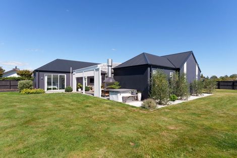 Photo of property in 10 Silver Peaks Drive, West Melton, 7618