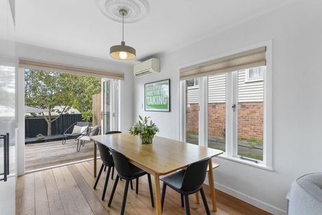 Photo of property in 1/5 Aorangi Place, Birkenhead, Auckland, 0626