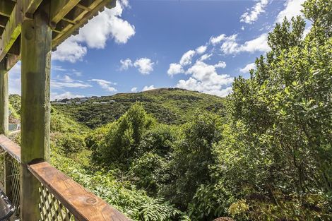 Photo of property in 16b Fernhaven Grove, Newlands, Wellington, 6037