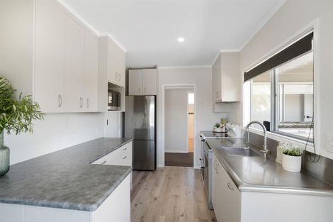 Photo of property in 35 Whaka Street, Maungaturoto, 0520