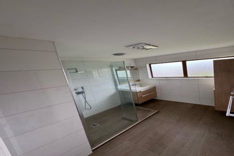 Photo of property in 11 Ian Place, Glendene, Auckland, 0602