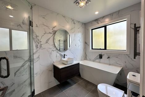 Photo of property in 19 Artesia Close, Shamrock Park, Auckland, 2016