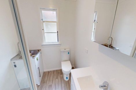 Photo of property in 12 Larsen Court, Roslyn, Palmerston North, 4414
