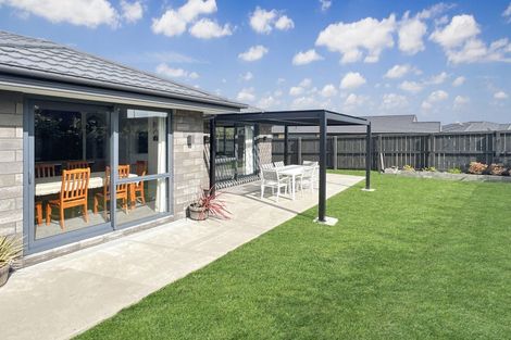 Photo of property in 3 Omahuru Road, Glenbrook, 2681