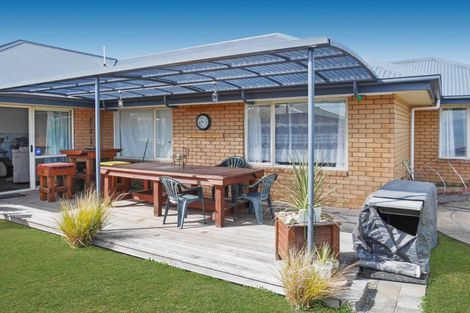 Photo of property in 22 Thistledown Place, Woolston, Christchurch, 8062