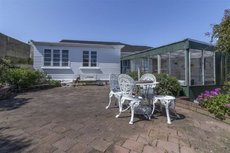 Photo of property in 84 Mills Road, Brooklyn, Wellington, 6021