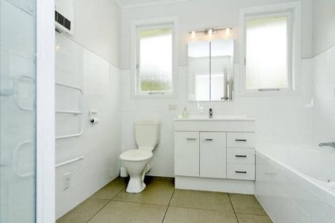 Photo of property in 30 John Davis Road, Mount Roskill, Auckland, 1041