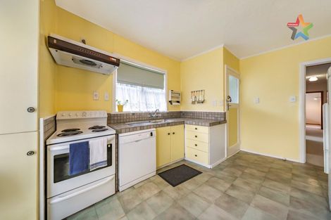 Photo of property in 195 Stokes Valley Road, Stokes Valley, Lower Hutt, 5019