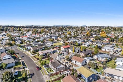 Photo of property in 9 Kentucky Crescent, Nawton, Hamilton, 3200