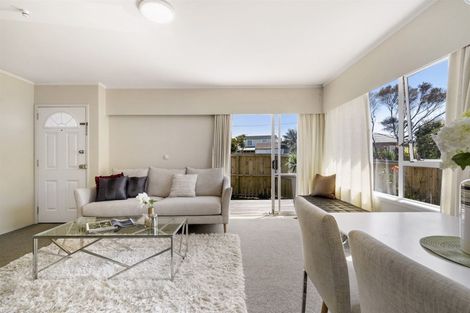 Photo of property in 3/68 Lake Road, Narrow Neck, Auckland, 0624