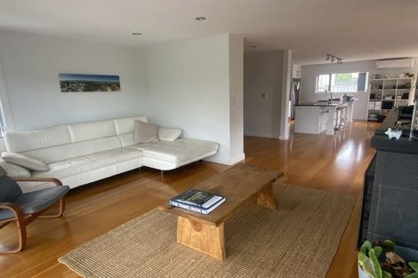 Photo of property in 17 Handley Avenue, Narrow Neck, Auckland, 0624