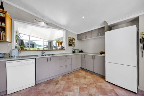 Photo of property in 1 Waingongoro Road, Cardiff, Stratford, 4391