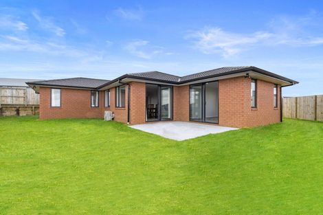 Photo of property in 8 Waitihi Way, Rototuna North, Hamilton, 3210